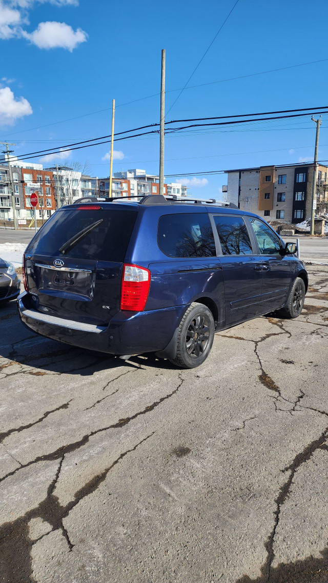 2008 Kia Sedona in Cars & Trucks in Laval / North Shore - Image 4