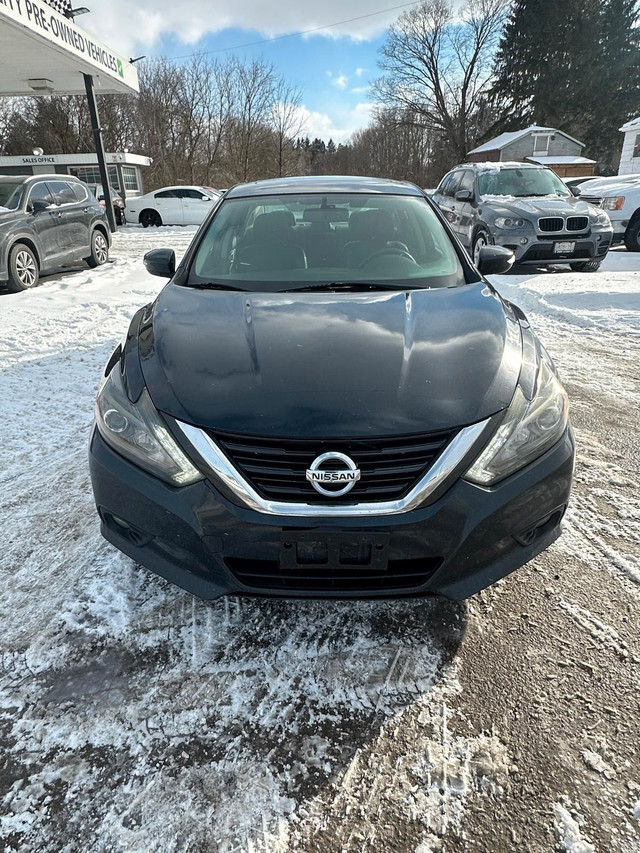 2016 Nissan Altima in Cars & Trucks in London - Image 2