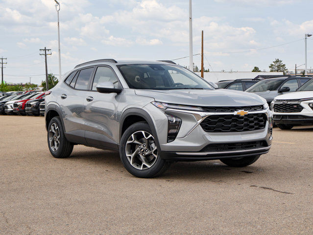 2025 Chevrolet Trax LT in Cars & Trucks in Edmonton - Image 2