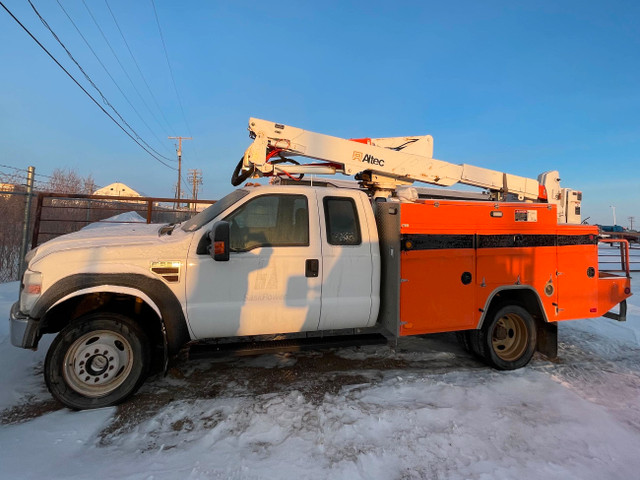 2008 Ford F550 4x4 Ext Cab Bucket Truck (non runner) in Heavy Trucks in Saskatoon - Image 2