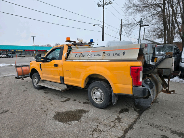 2017 Ford F350 XL in Cars & Trucks in City of Toronto - Image 4