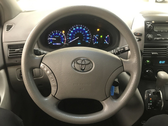 2007 Toyota Sienna LE in Cars & Trucks in Calgary - Image 4