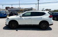 2017 Nissan Rogue SL SL AWD | Leather | Navigation | Pano Roof Pearl White 2.5L 4-Cylinder DOHC 16V... (image 4)