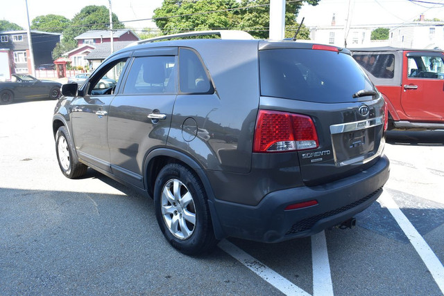2012 Kia Sorento LX 4WD in Cars & Trucks in City of Halifax - Image 3