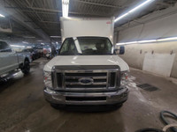 Le Ford E-450 cube de 16 pieds est un véhicule fiable, robuste et puissant, conçu pour accomplir les... (image 1)