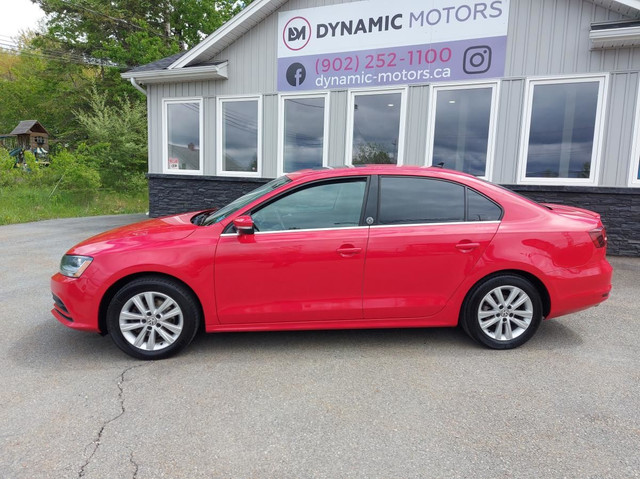 2017 Volkswagen Jetta Sedan Wolfsburg 1.4T! 5-SPEED! ONE OWNER!  in Cars & Trucks in Bedford - Image 2