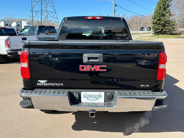 2015 GMC Sierra 1500 SLE - Bluetooth - OnStar - $269 B/W in Cars & Trucks in Moncton - Image 4