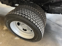 FORD F-550 CUBE 16 PIEDS LARGEURS DE 7 PIEDS ET HAUTEURS DE 8 PIEDS CUBE AVEC RANGEMENT INTÉRIEURS A... (image 8)