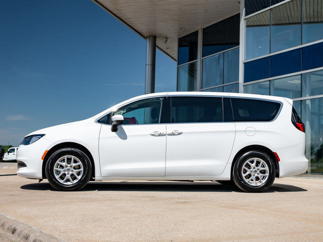 2023 Chrysler Grand Caravan SXT in Cars & Trucks in Barrie - Image 4