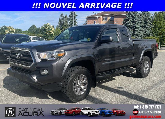 2017 Toyota Tacoma Extended SR5 V6 4x4 *** CLEAN CARFAX + in Cars & Trucks in Gatineau