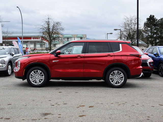 2024 Mitsubishi Outlander PHEV LE - Navigation, MultiView Camera in Cars & Trucks in Burnaby/New Westminster - Image 2