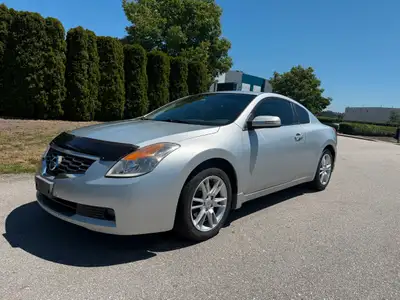 2008 Nissan Altima SE Coupe Sporty Design, Comfort, and Local Style The 2008 Nissan Altima SE Coupe...