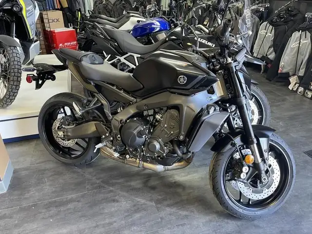 2025 Yamaha MT-09 - ADIOS TO SUMMER SALE! in Sport Bikes in Medicine Hat - Image 2