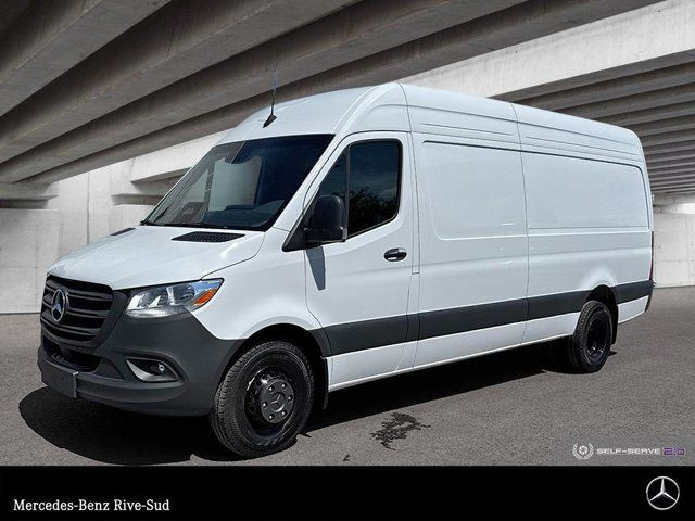 2025 Mercedes-Benz Sprinter 3500 170 Wheelbase High Roof RWD in Cars & Trucks in Longueuil / South Shore