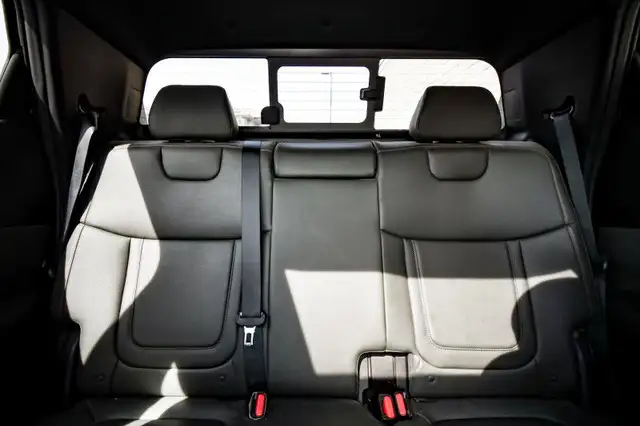 2024 Hyundai Santa Cruz Ultimate • SUNROOF • NAV • COOLED SEATS dans Autos et camions dans Cornwall - Image 31