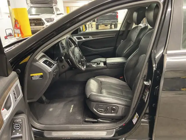 2015 Hyundai Genesis Sedan Ultimate in Cars & Trucks in Calgary - Image 12