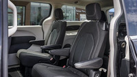 *Black Seats, Captain Chairs, Heated Seats, Heated Steering Wheel, Android Auto! * Practicality reig... (image 9)