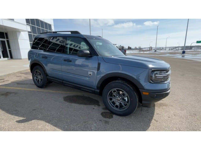  2024 Ford Bronco Sport Big Bend 200A + TOW PKG &amp; MOONROOF in Cars & Trucks in Medicine Hat - Image 2