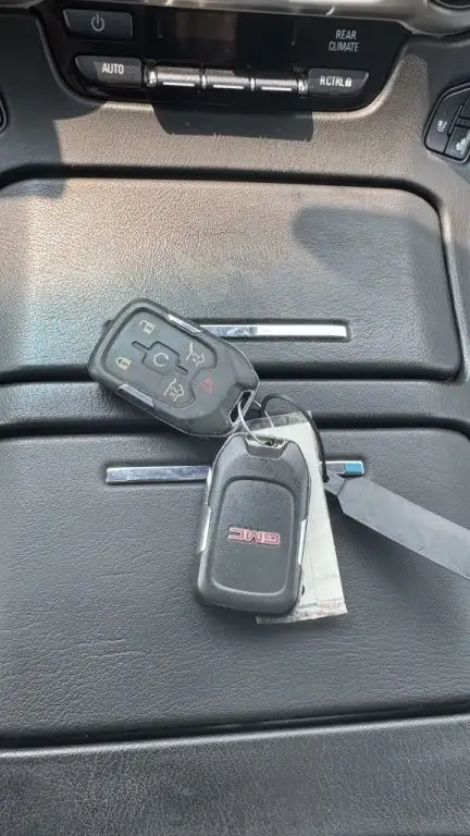2019 GMC Yukon XL Denali in Cars & Trucks in Laval / North Shore - Image 23