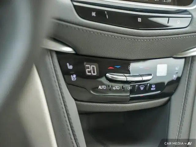 2021 Cadillac XT5 AWD Premium Luxury | Sunroof | Lane Keep in Cars & Trucks in Windsor Region - Image 24