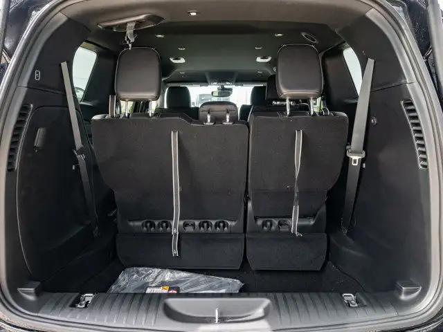 2025 Chrysler Pacifica Select in Cars & Trucks in Barrie - Image 9