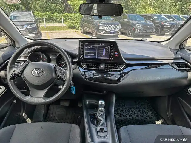 2022 Toyota C-HR in Cars & Trucks in Ottawa - Image 13