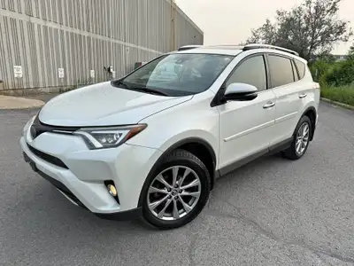 Hello Ottawa! Ready for your next SUV? This 2016 Toyota RAV4 Limited is All-Wheel Drive, Fully Loade...