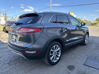 AWD | HEATED AND COOLED LEATHER SEATS This 2017 Lincoln MKC Select AWD is a compact luxury SUV offer... (image 8)