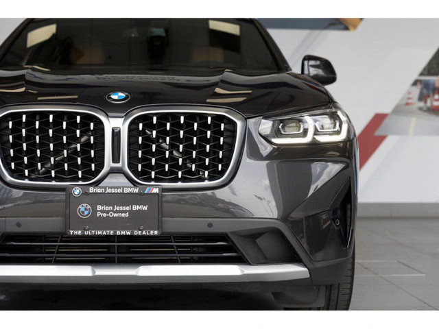 2022 BMW X4 xDrive30i in Cars & Trucks in Vancouver - Image 4