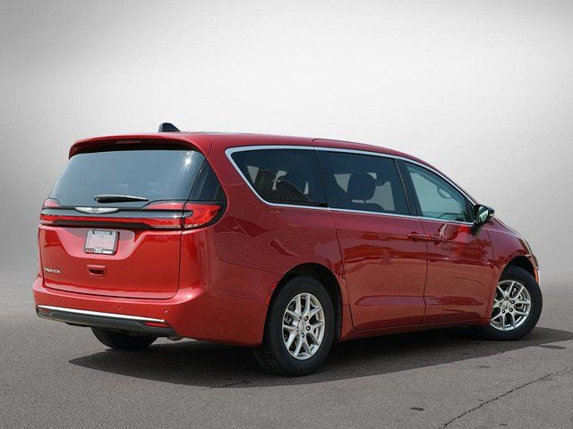 2024 Chrysler Pacifica Touring-L in Cars & Trucks in Windsor Region - Image 4