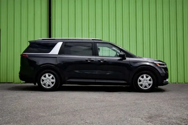 2022 Kia Carnival LX • HEATED SEATS • POWER LIFTGATE • CP/AA in Cars & Trucks in Cornwall - Image 3