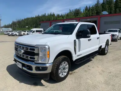 Super Duty F-350 SRW XLT 4WD Crew Cab 8' Box, 18" Aluminum Wheels, 6.7L V8 Turbo Diesel, 10-Speed Au...