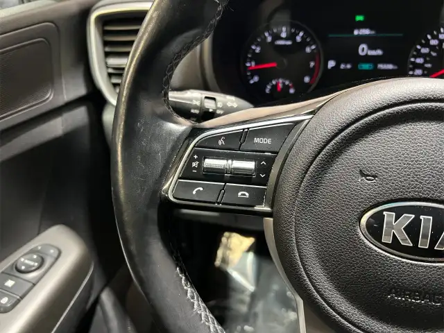 2020 Kia Sportage in Cars & Trucks in Ottawa - Image 23