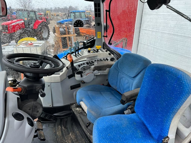 2013 New Holland T7.200 FWA Blue in Farming Equipment in Edmonton - Image 3