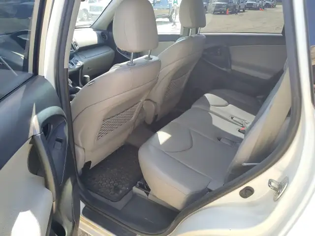 2012 Toyota RAV4 in Cars & Trucks in St. Albert - Image 16