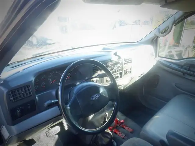 2006 ford F-650 Vacuum Truck 2WD Diesel in Heavy Trucks in Richmond - Image 38