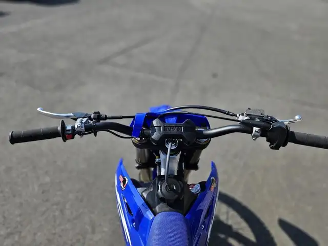 2025 Yamaha YZ125 dans Autre dans Lévis - Image 12