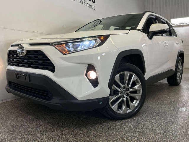 2021 Toyota RAV4 XLE XLE/PREMIUM/AWD/LEATHER/ROOF/NAVI & MORE! in Cars & Trucks in Belleville - Image 4
