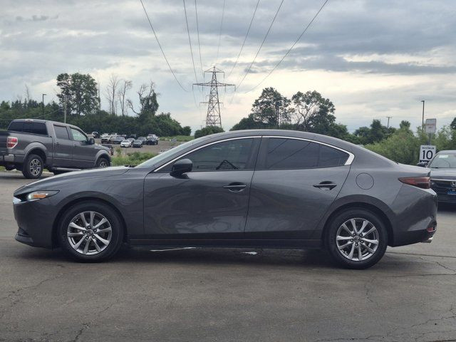 2019 Mazda Mazda3 GX Sedan | Auto | A/C | Bluetooth | in Cars & Trucks in Guelph - Image 2