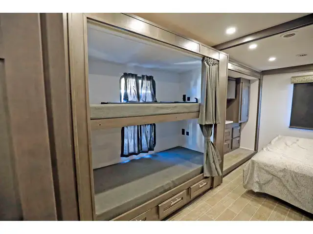 2024 Forest River Georgetown 3 Series 33B3 bunk bed 2024 Classe  in RVs & Motorhomes in Laval / North Shore - Image 15