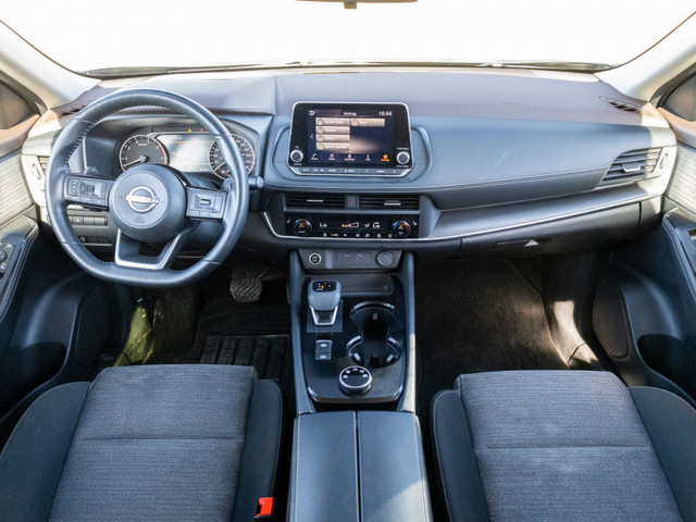 2023 Nissan Rogue SV Moonroof - Moonroof - Apple CarPlay in Cars & Trucks in Ottawa - Image 2
