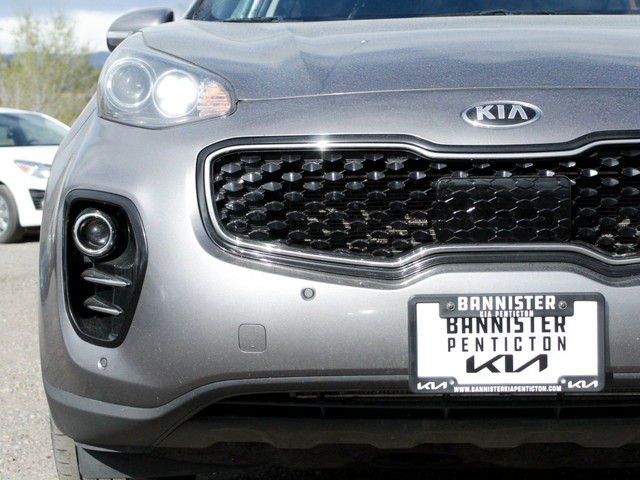 2018 Kia Sportage EX - One Owner - BC Vehicle - No Accidents... in Cars & Trucks in Penticton - Image 3