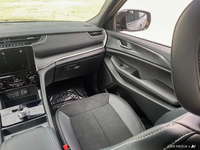 2025 Jeep Grand Cherokee L Altitude 4x4 Sunroof Nav Capable in Cars & Trucks in St. Albert - Image 29