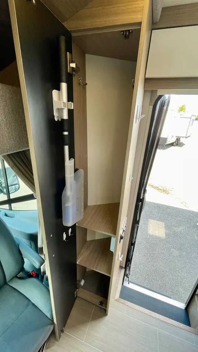 2018 LEISURE TRAVEL Wonder 24MB in RVs & Motorhomes in Victoria - Image 17