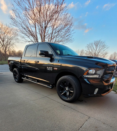 2017 RAM 1500 Sport  **Loaded**