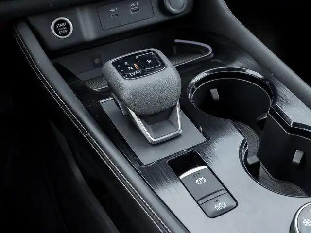 2021 Nissan Rogue Platinum | One Owner | Low Mileage | Low dans Autos et camions dans Hamilton - Image 15
