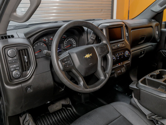 2023 Chevrolet Silverado 2500HD WT CREW 4X4 V8 *BOITE 8 PI* GR R in Cars & Trucks in Laurentides - Image 2