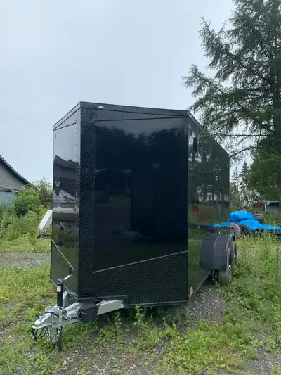 sell cargo trailer enclosed trailer remorque trailer fermé no- galvanize + also some utility galvani...