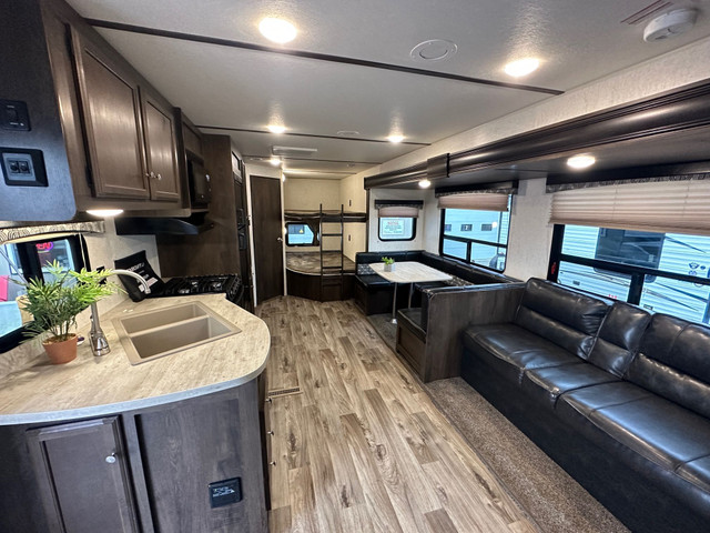 2019 Autumn Ridge 27BHS Bunk House - From $131.64 Bi Weekly in Travel Trailers & Campers in St. Albert - Image 3