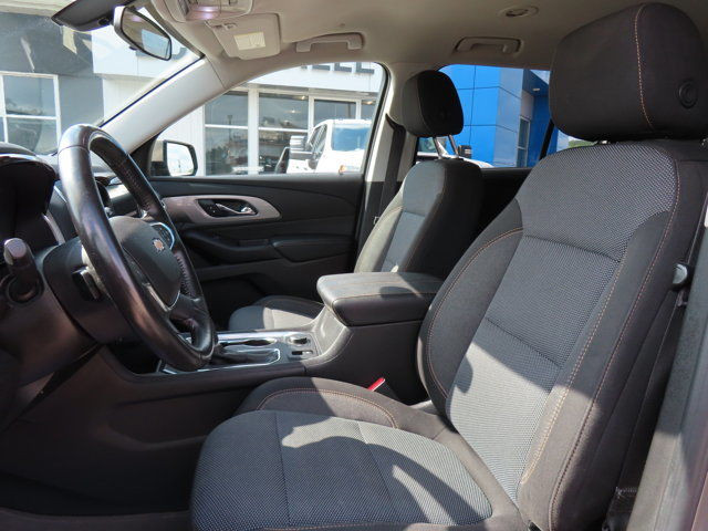 2018 Chevrolet Traverse LT Cloth 3.6L AWD in Cars & Trucks in Regina - Image 3